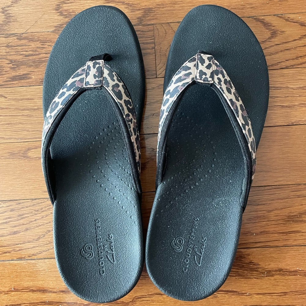 Clarks CLOUDSTEPPERS Flip Flops